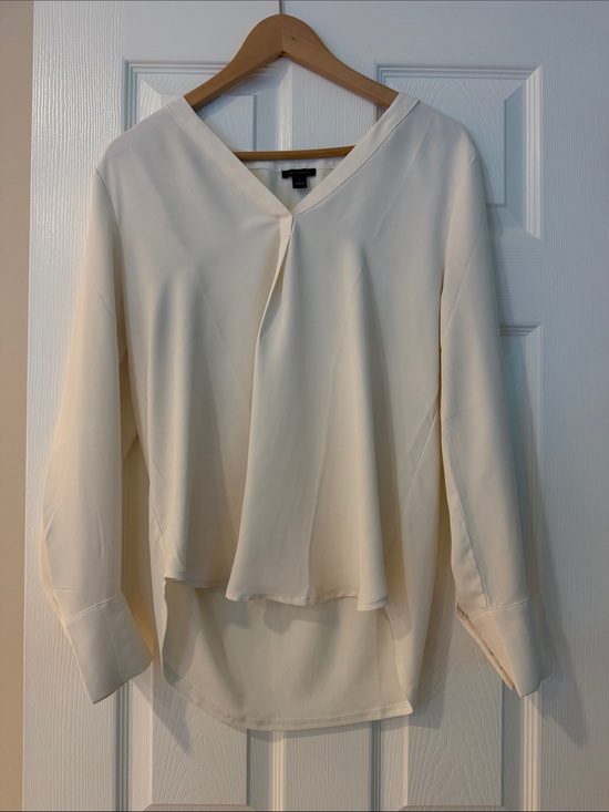 Ann Taylor Tops - Ann Taylor Cream V-Neck Long-Sleeve Blouse